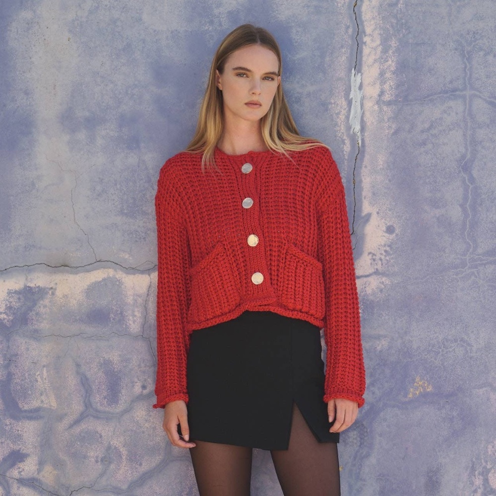 CHUNKY KNIT CARDIGAN - RED
